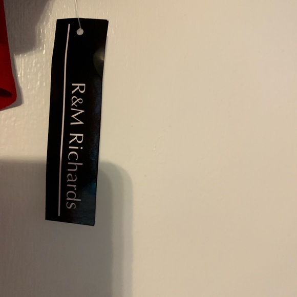 Wide legged red jumpsuit. Rhinestone shoulder strap. Looks like a gown. Size 16 - Picture 12 of 12